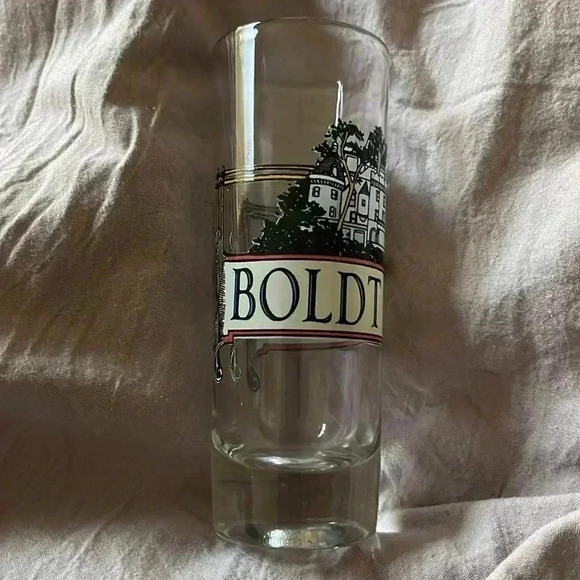 Set of 4 Boldt Castle 2oz Shot Glass 4 1/12” tall NEW - Picture 2 of 3